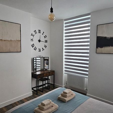 Tower Bridge Spacious King Bedroom With Extra Large Windows London Exterior foto